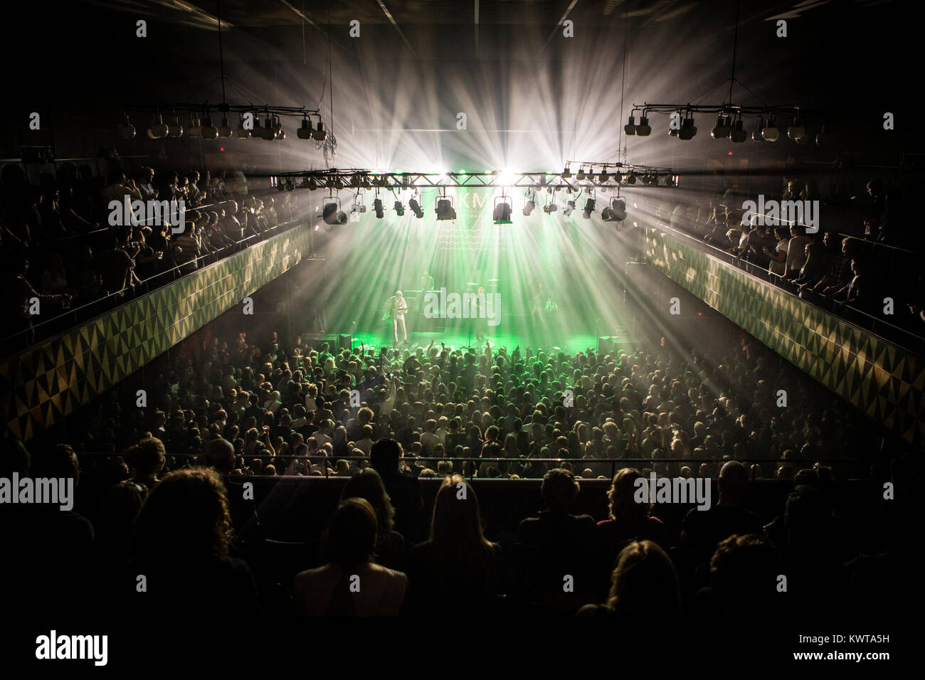 Il Norvegese indie rock band Kakkmaddafakka esegue un concerto dal vivo a VEGA in Copenhagen. Danimarca, 07/10 2016. Foto Stock