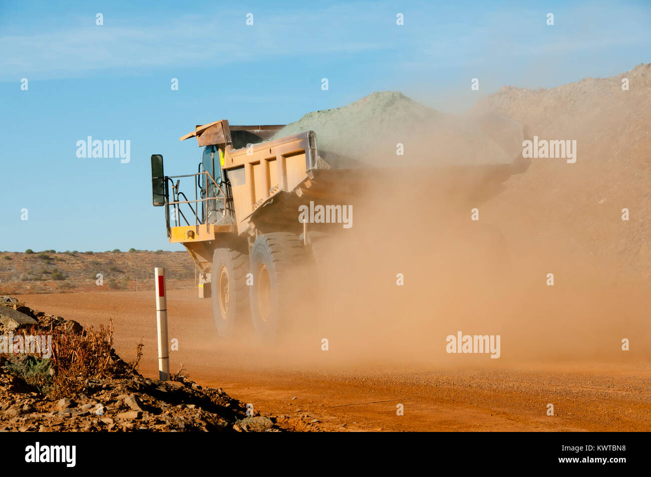 Mining Autocarro con pianale di scarico Foto Stock