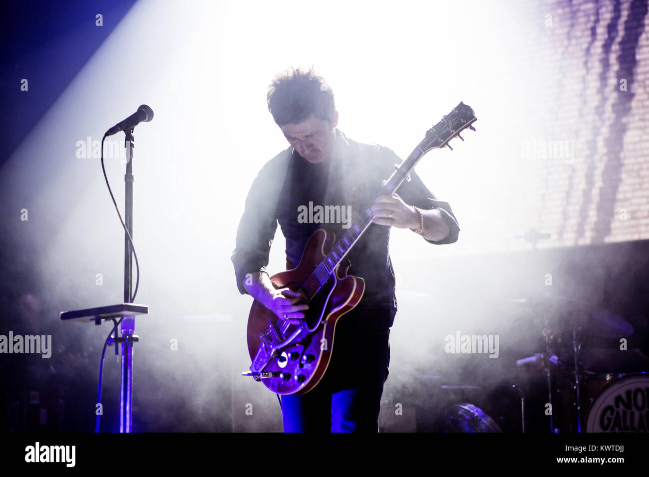 Il musicista inglese, cantante e cantautore Noel Gallagher esegue un concerto dal vivo a VEGA a Copenaghen sotto il nome di Noel Gallagher di alta uccelli in volo. Danimarca, 17/03 2015. Foto Stock