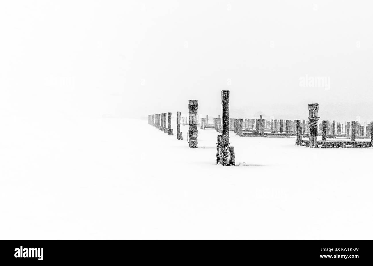 Paesaggio congelato del lungomare marina in sag harbor, NY Foto Stock