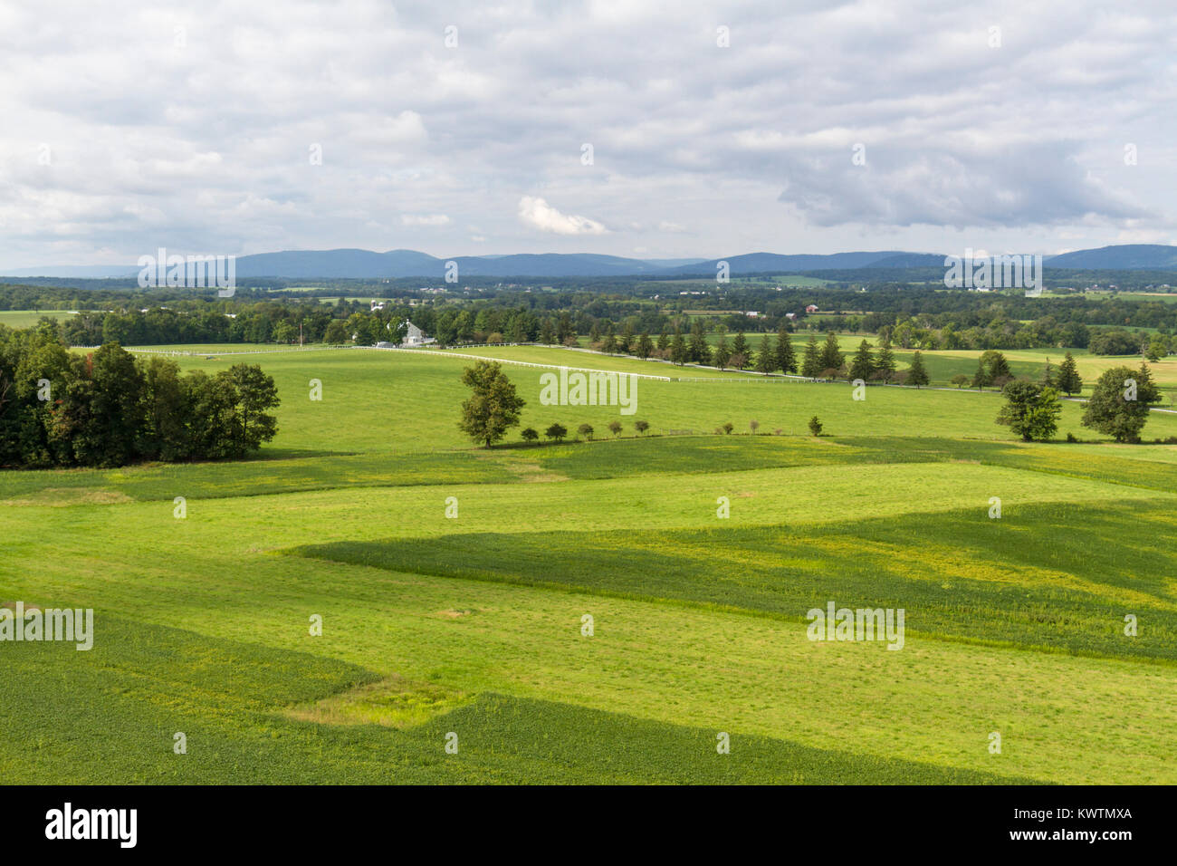 Vista del Eisenhower National Historic Site da Warfield Ridge torre di osservazione, Gettysburg National Military Park, PA, Stati Uniti d'America. Foto Stock