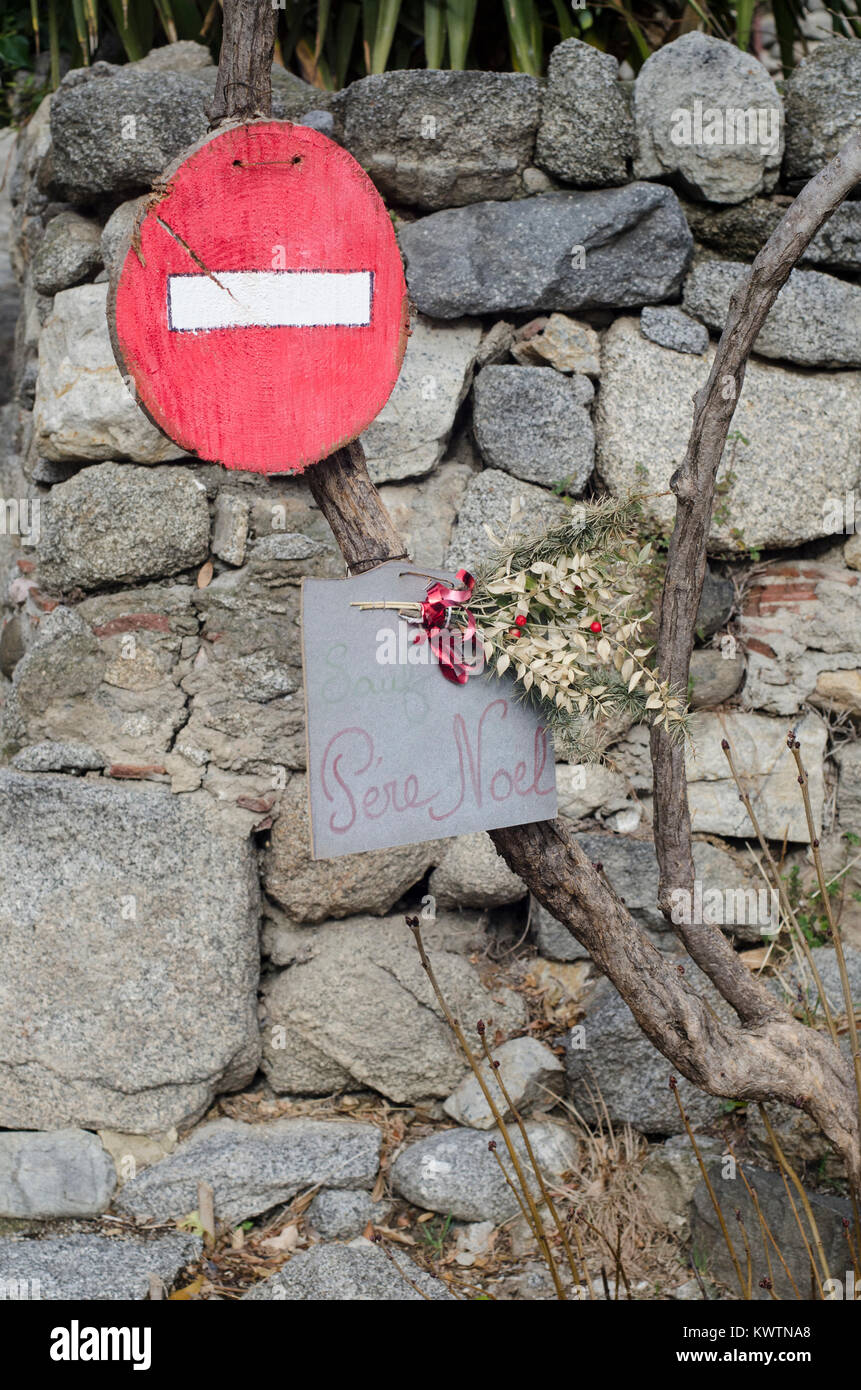 Segnale personalizzato in una piccola città Foto Stock