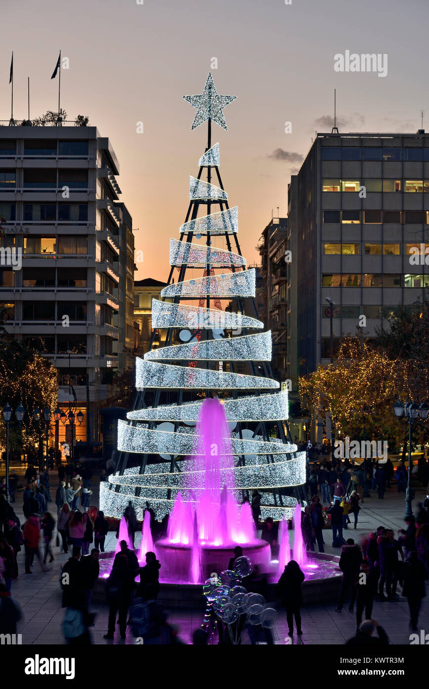 Albero di Natale in piazza Syntagma, Atene, Grecia Foto Stock