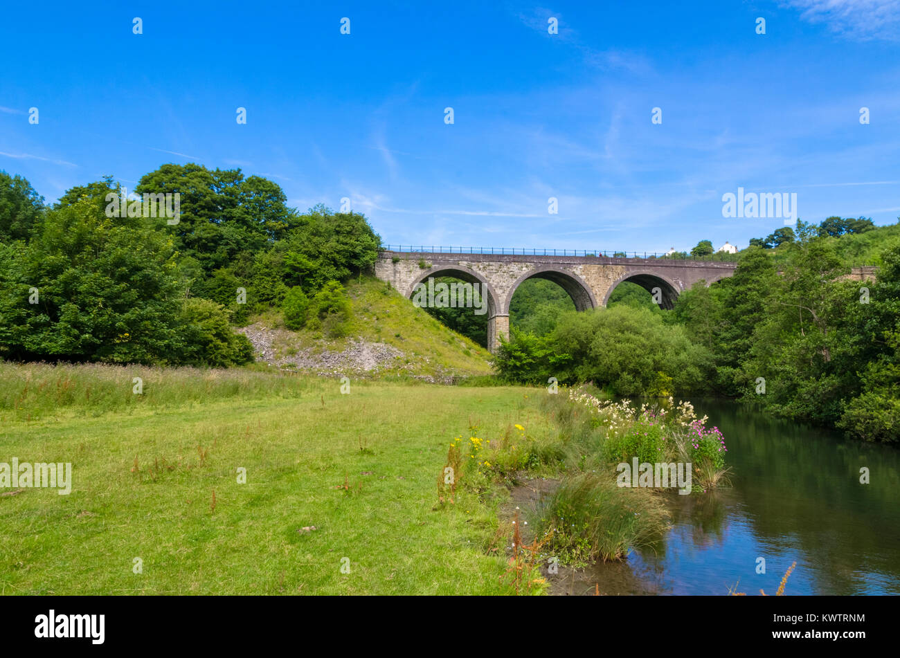 La Lapide viadotto sul sentiero Mensal nel Peak District, Derbyshire, Inghilterra Foto Stock