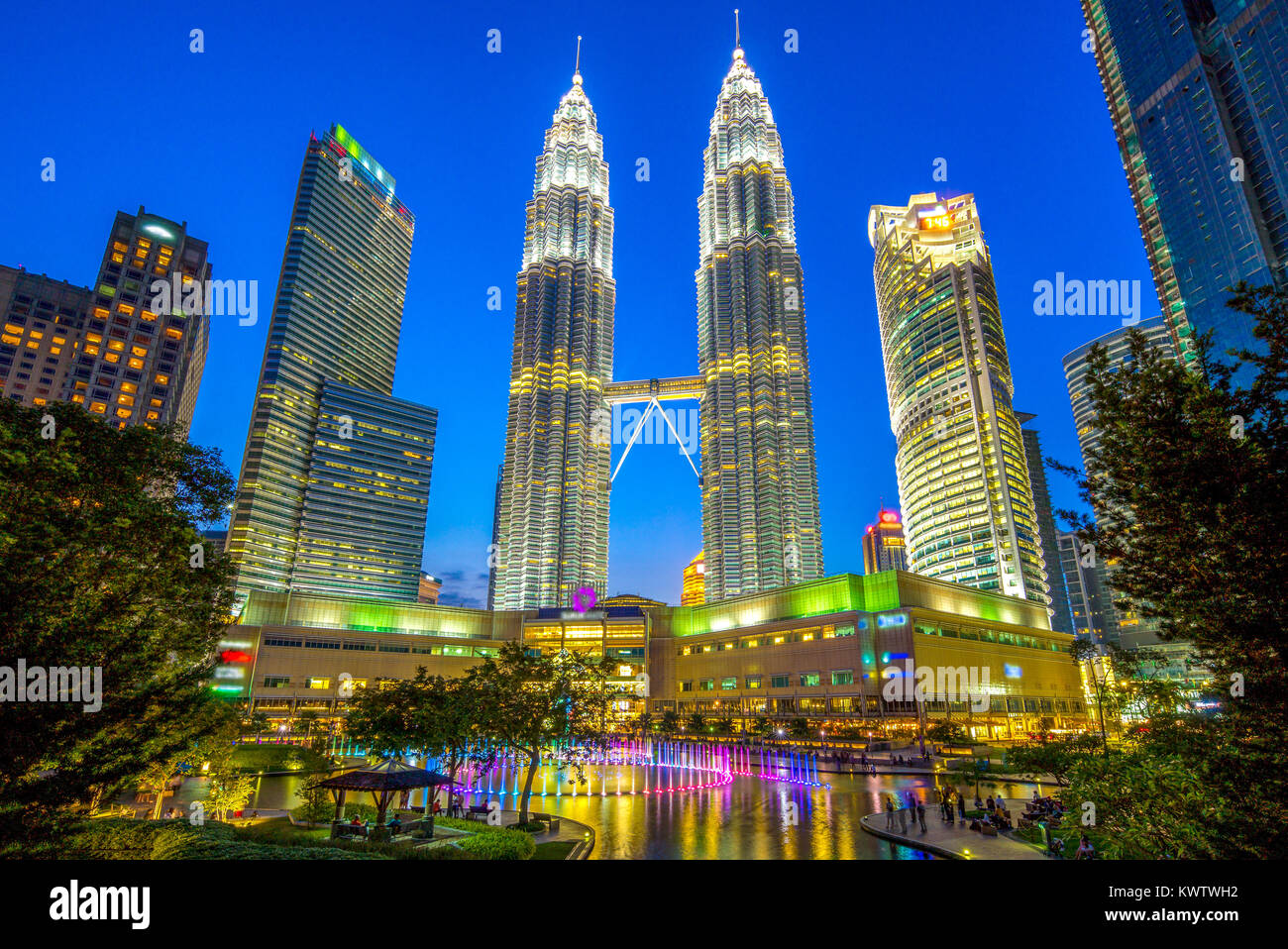 Vista notturna di Kuala Lumpur in Malesia Foto Stock