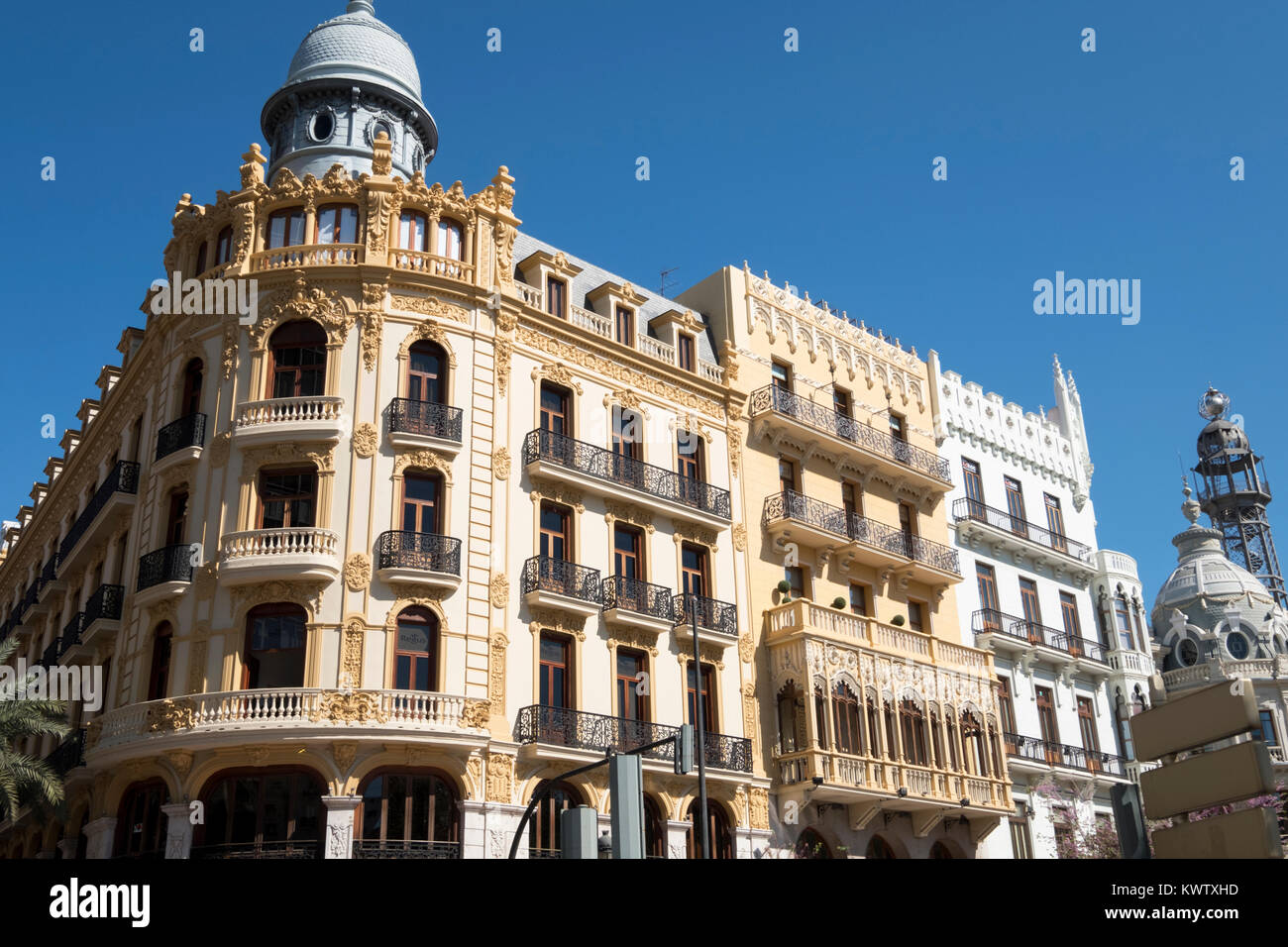 Edifici in Plaza del Ayuntamiento Square, Valencia, Spagna Foto Stock