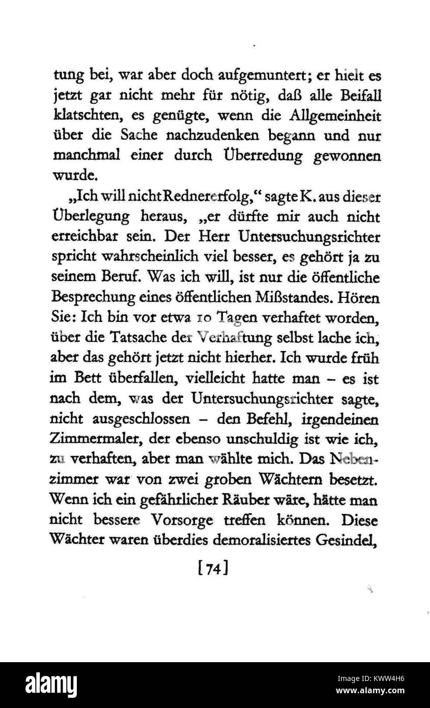 Quest'immagine rappresenta una scena fondamentale del processo di Franz Kafka, dove il protagonista è colto nell'inevitabile morsa di un processo giudiziario assurdo e oppressivo, tema chiave del romanzo. Foto Stock