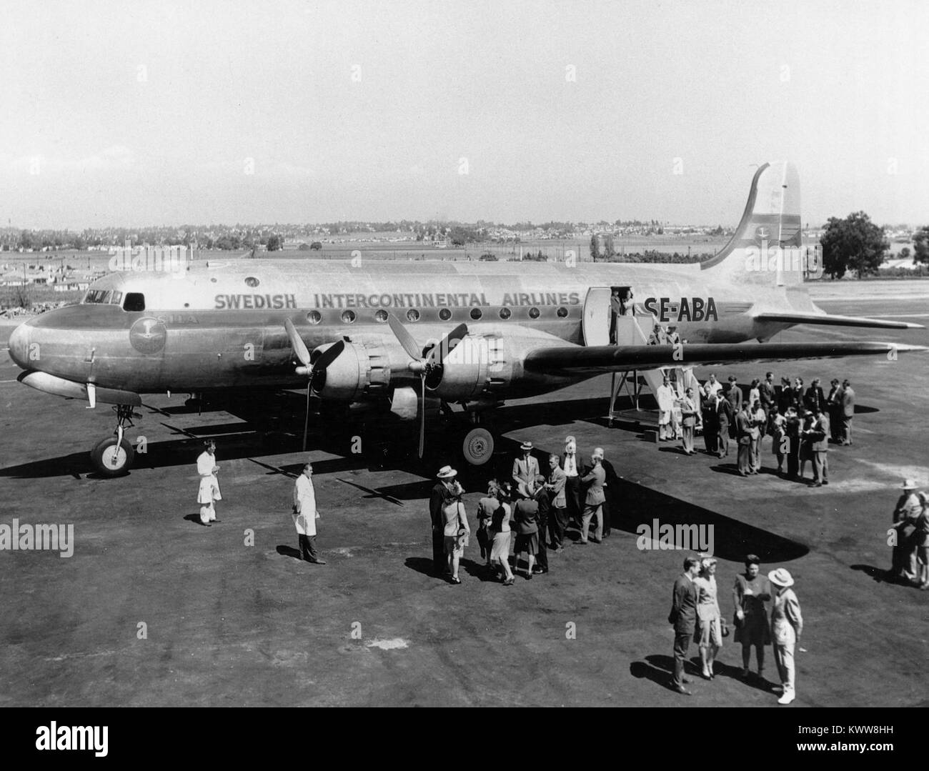 Douglas DC-4 con registrazione svedese se-ABA fotografato nel 1946. Foto Stock
