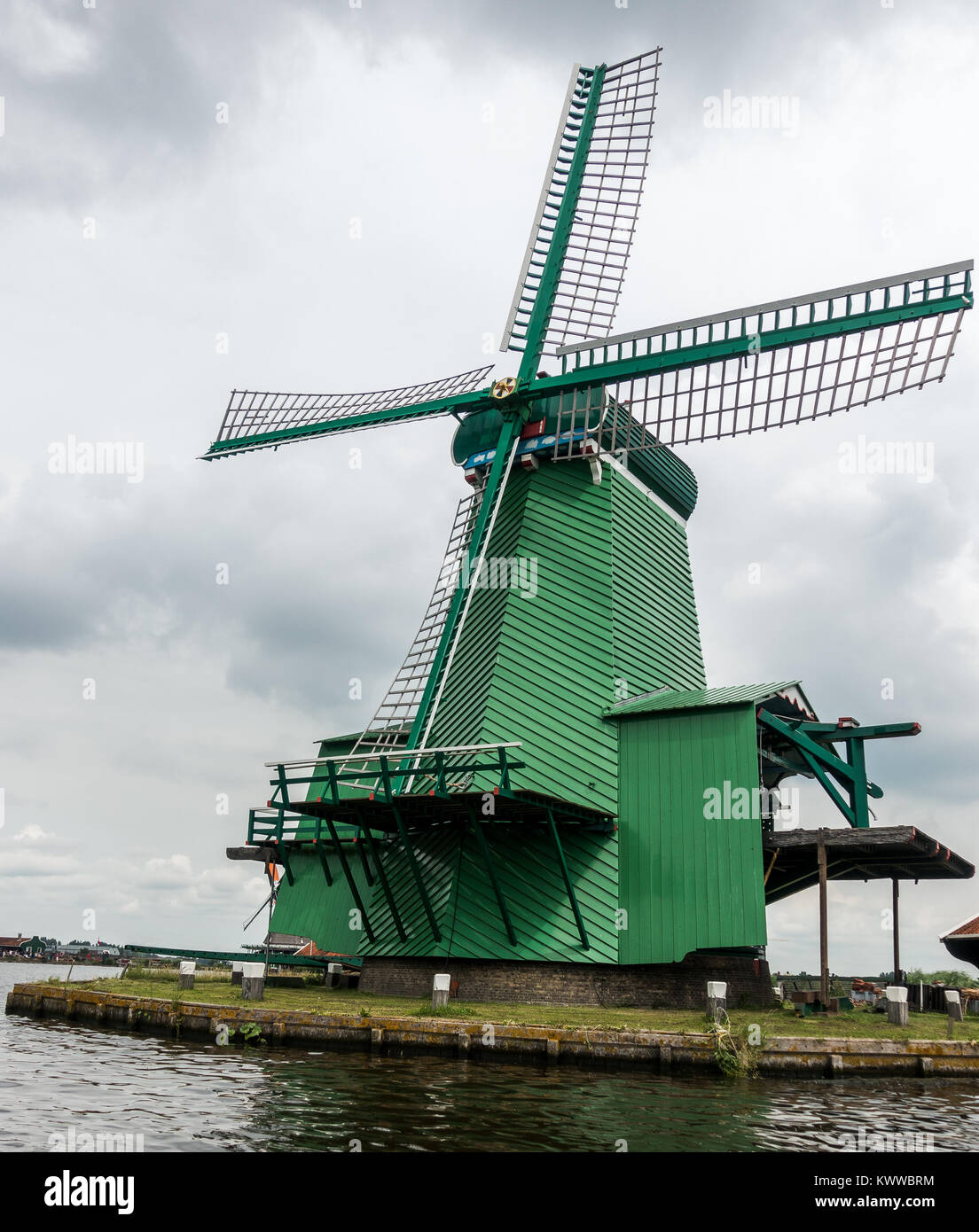 Mulini a vento vicino ad Amsterdam - una delle più popolari attrazioni turistiche Foto Stock