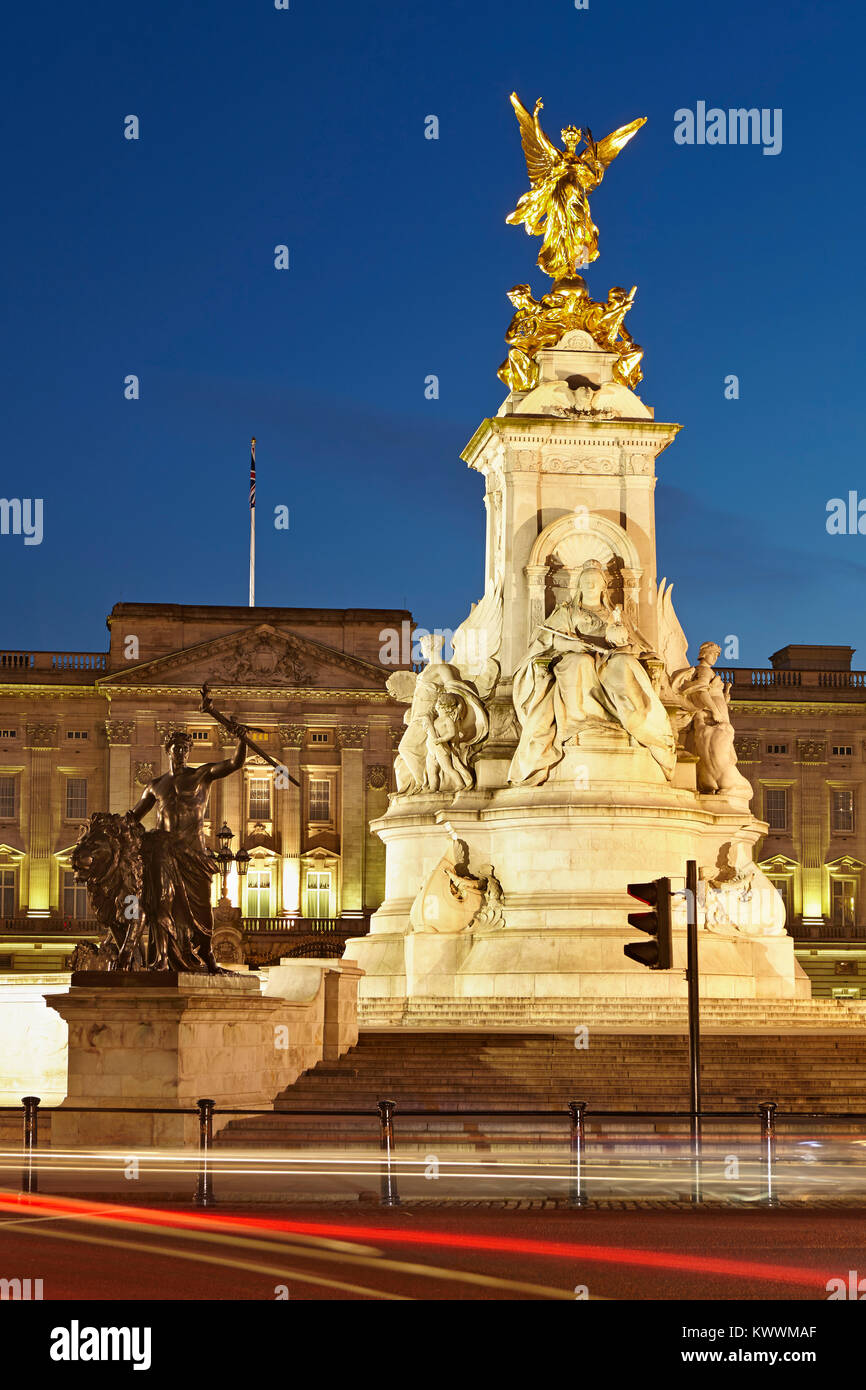 La regina Victoria Memorial, Buckingham Palace a Londra, Inghilterra Foto Stock