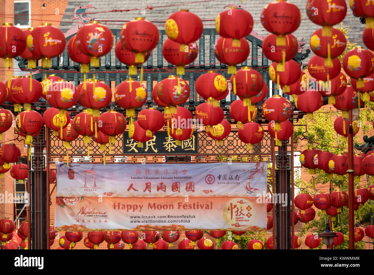 LONDRA, UK - 01 NOVEMBRE 2017: Lanterne cinesi a Chinatown durante l'Happy Moon Festival Foto Stock