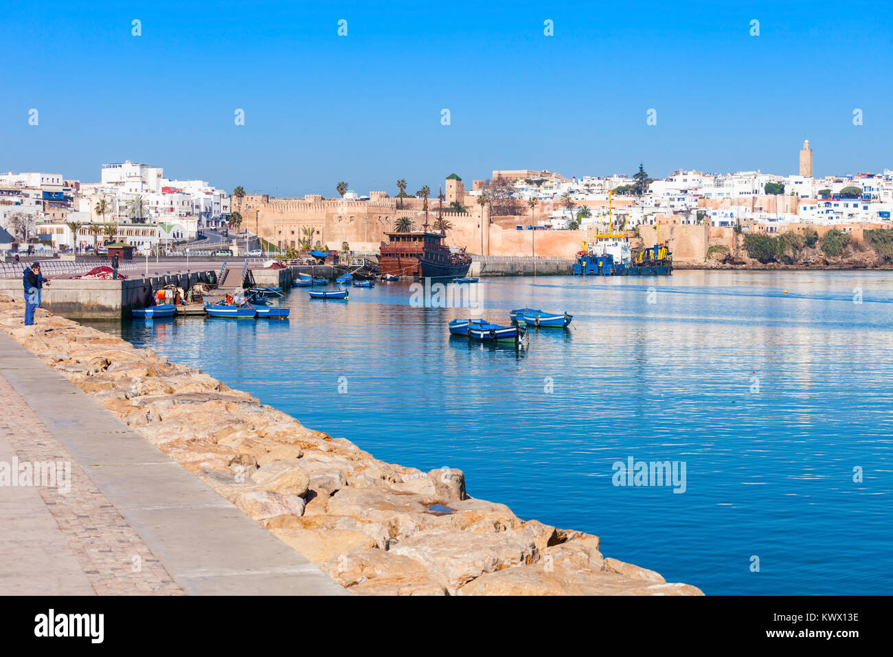 Fiume Bou Regreg lungomare e Kasbah nella Medina di Rabat, Marocco. Rabat è la capitale del Marocco. Rabat è situato sull'Oceano Atlantico in corrispondenza della bocca Foto Stock