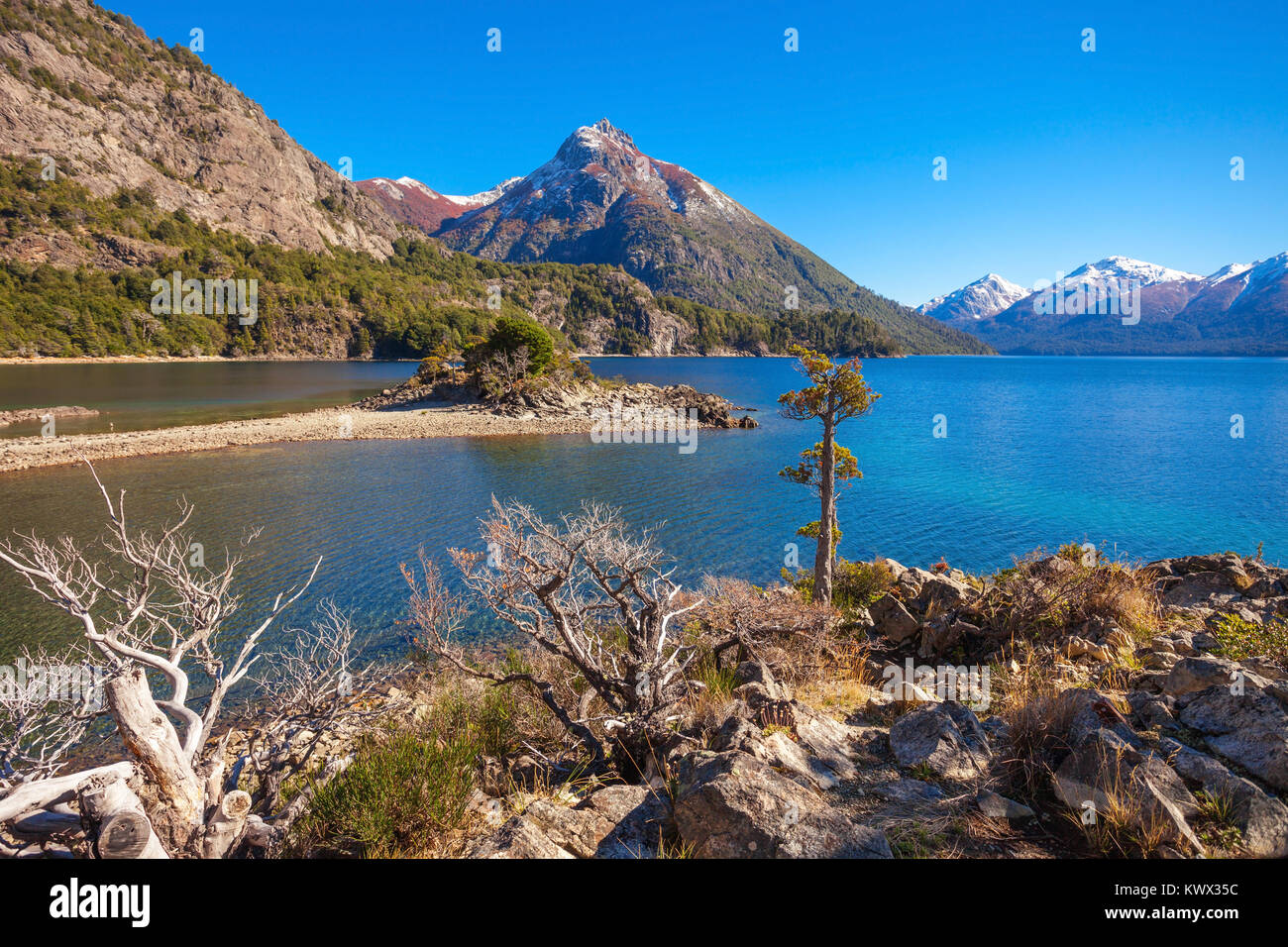 La bellezza del lago e delle montagne paesaggio nel Parco Nazionale Nahuel Huapi, situato nei pressi di Bariloche, Patagonia regione in Argentina. Foto Stock