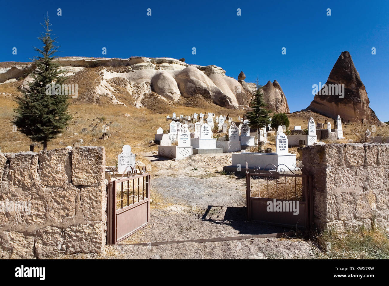 Di aprire i cancelli del cimitero musulmano. La Turchia. Foto Stock
