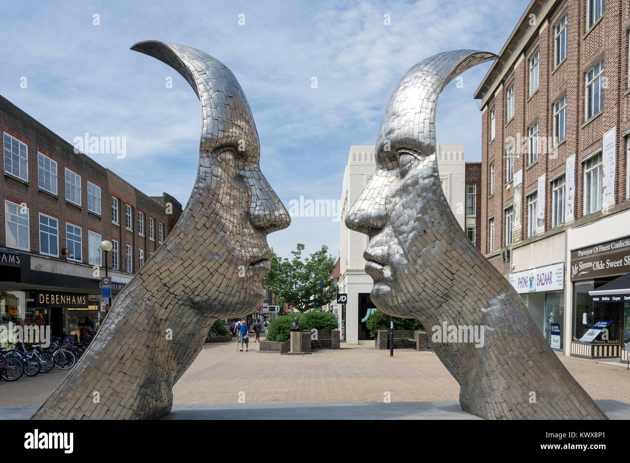 Le riflessioni di Bedford scultura, Silver Street, Bedford, Bedfordshire, England, Regno Unito Foto Stock