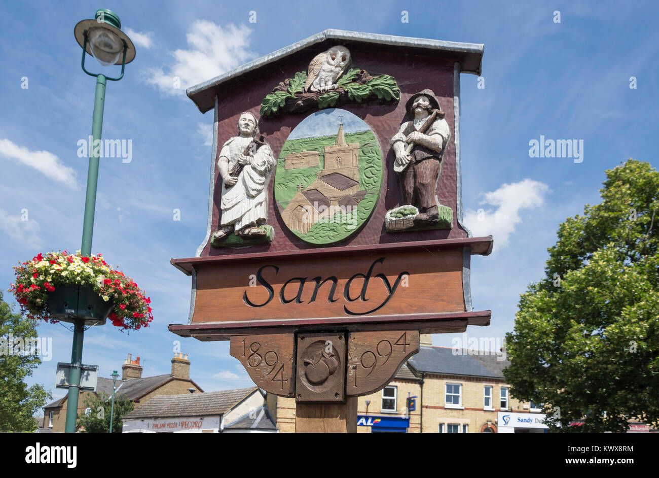 Segno della città, Piazza del Mercato, Sandy, Bedfordshire, England, Regno Unito Foto Stock