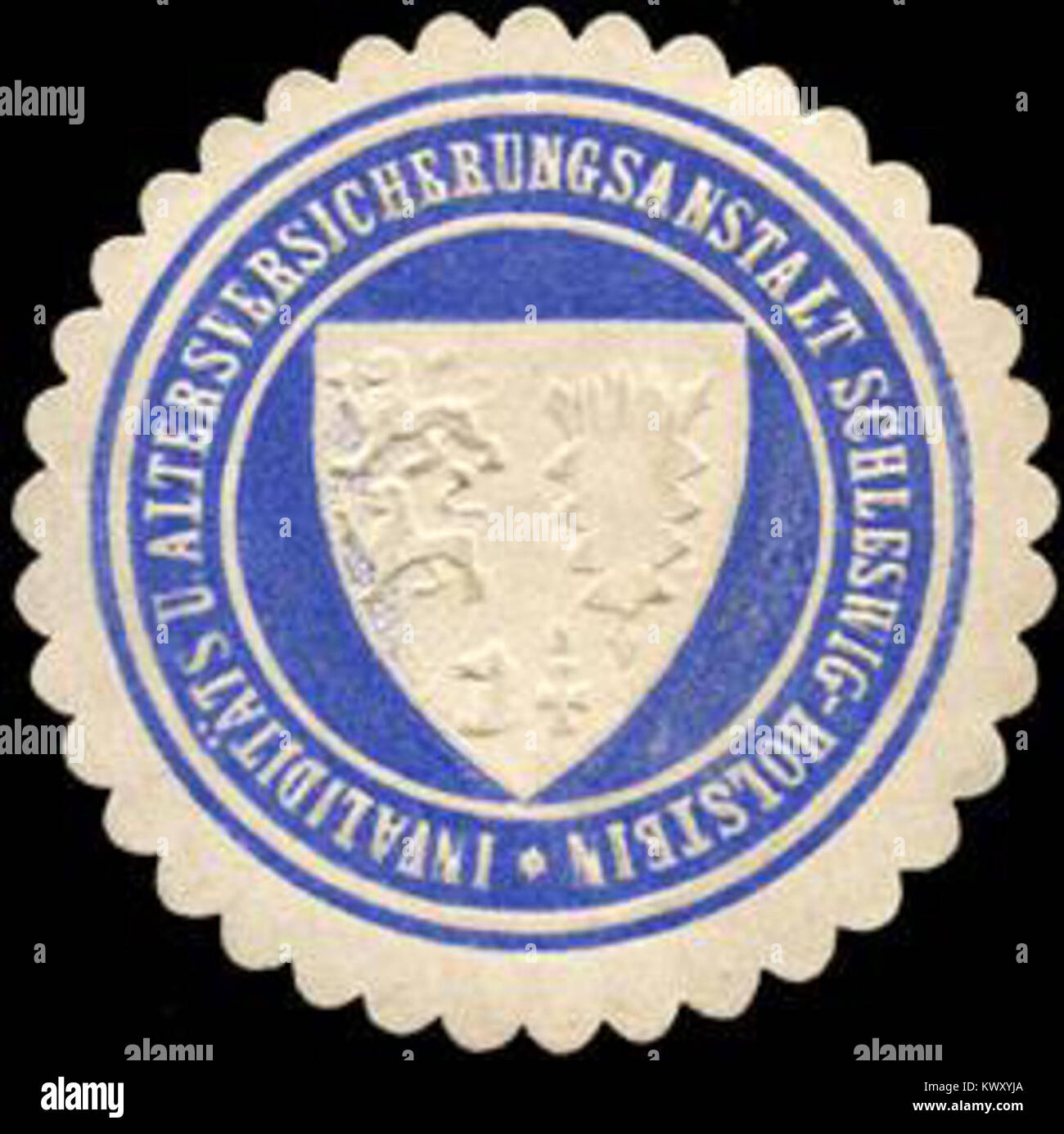 Questo marchio di sigillo rappresenta l'istituto di assicurazione invalidità e pensioni dello Schleswig-Holstein, utilizzato per la documentazione ufficiale nella regione. Esso riflette l'autorità amministrativa in materia di assicurazione sociale durante il suo periodo. Foto Stock