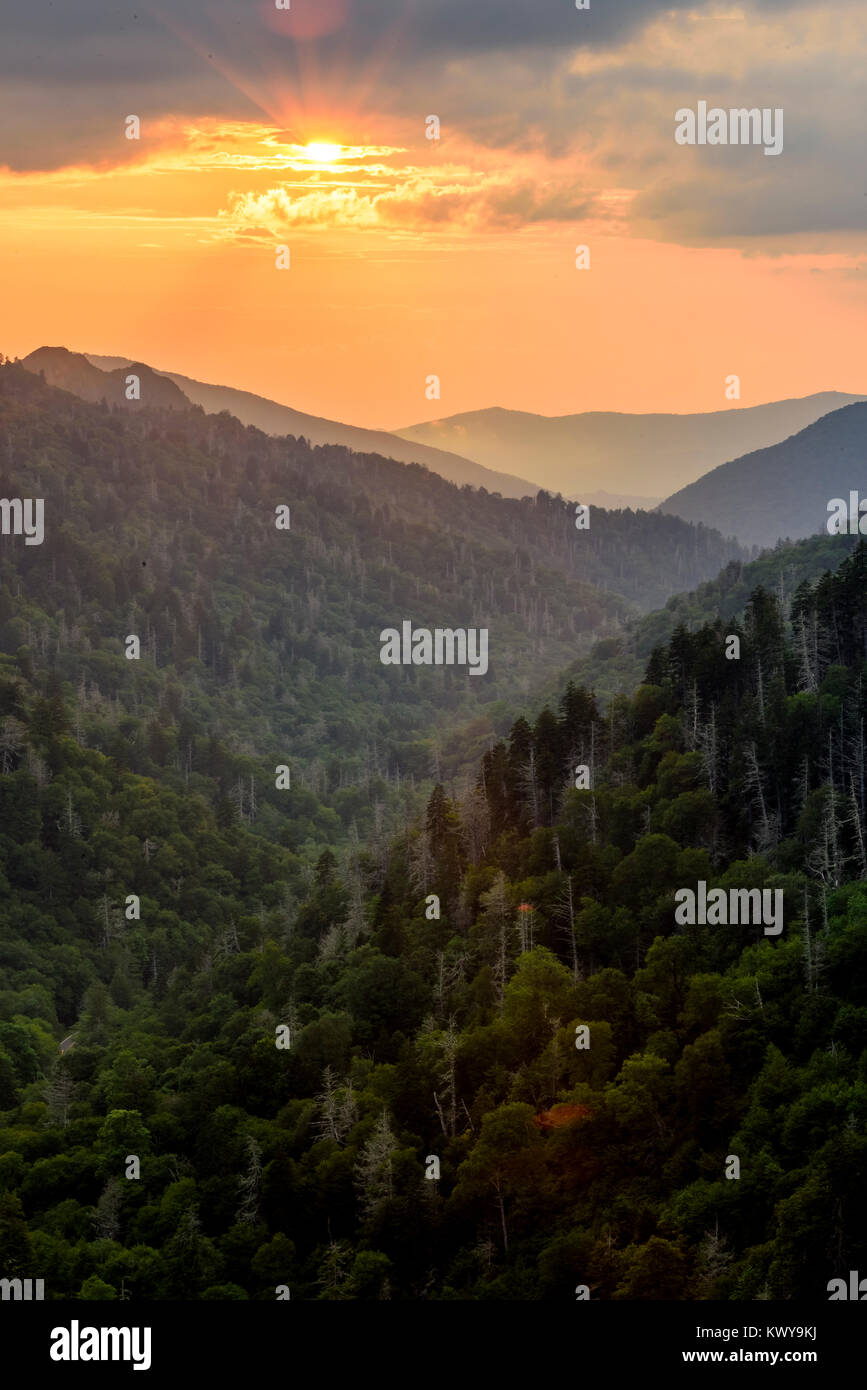 Tramonto dal divario ritrovata nel Parco Nazionale di Great Smoky Mountains. Foto Stock