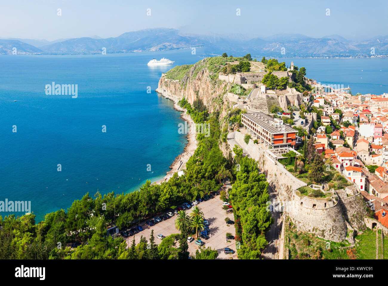 Antenna di Nafplio vista panoramica dalla fortezza Palamidi. Nafplio è una città portuale nella penisola del Peloponneso, in Grecia. Foto Stock