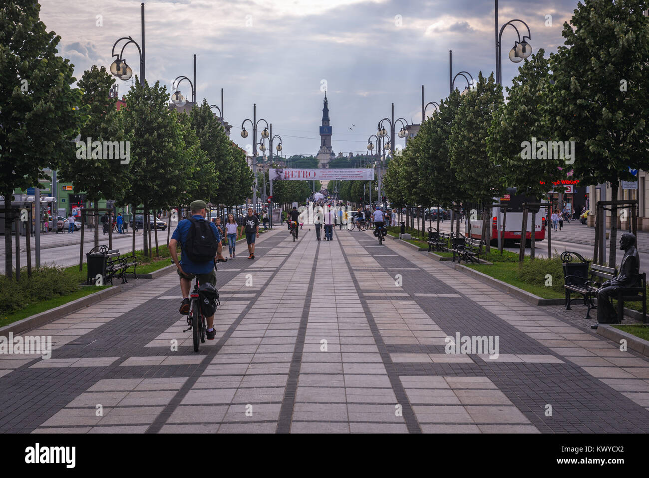 Vista dal viale della Santissima Vergine Maria sui più famosi piligrimage polacco sito - Jasna Gora Monastero a Czestochowa, Slesia voivodato di Polonia Foto Stock