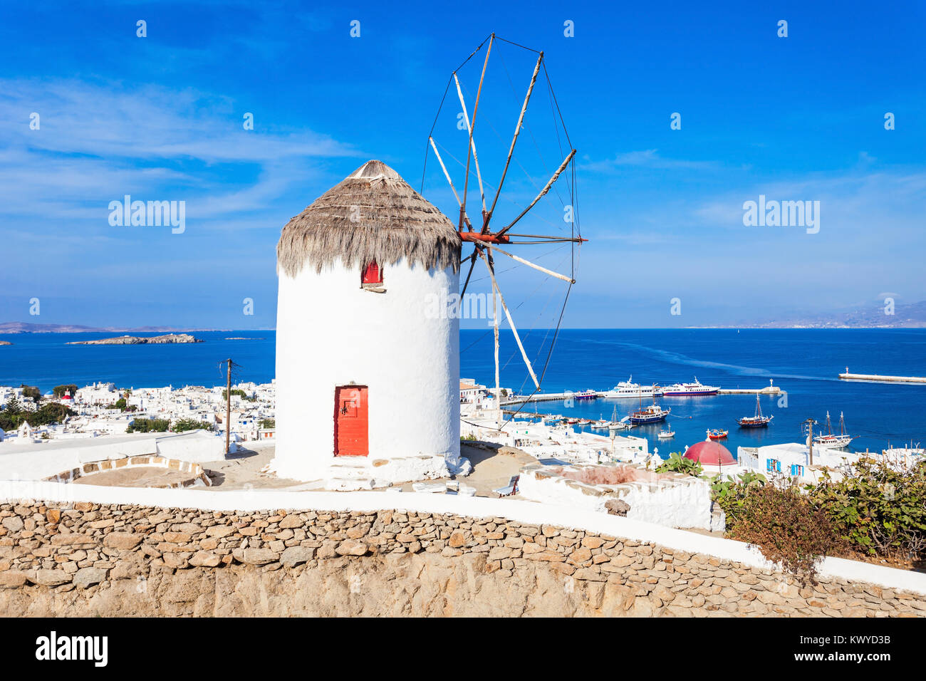 Boni o Bonis Windmill al folklore Museo Agricolo nella città di Mykonos, isola di Mykonos Isole Cicladi in Grecia. Foto Stock