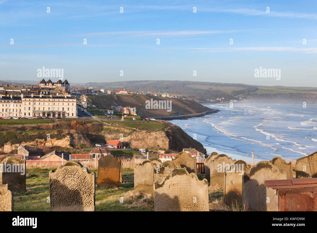 La cittadina di mare di Whitby, North Yorkshire, Inghilterra, Regno Unito, su un luminoso inverno mattina. Foto Stock
