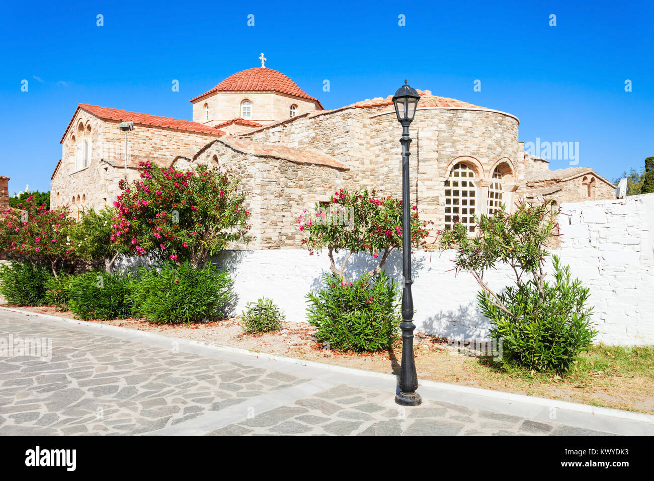 Panagia Ekatontapyliani o chiesa di 100 porte è una storica chiesa bizantina complesso nella città di Parikia sull isola di Paros in Grecia Foto Stock