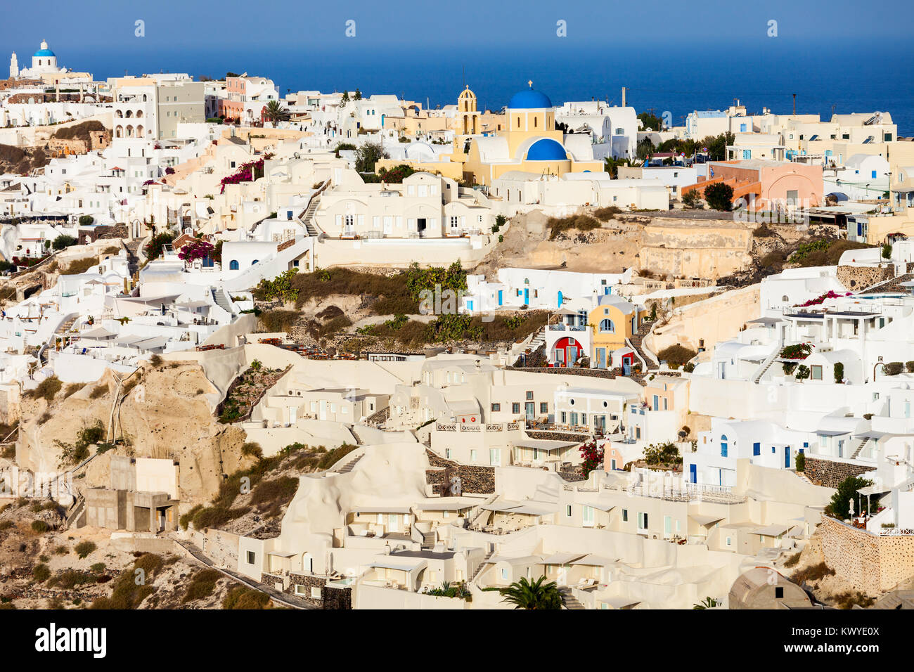 Oia o Ia è una piccola città nel Sud Egeo sulle isole di Santorini nelle cicladi grecia Foto Stock