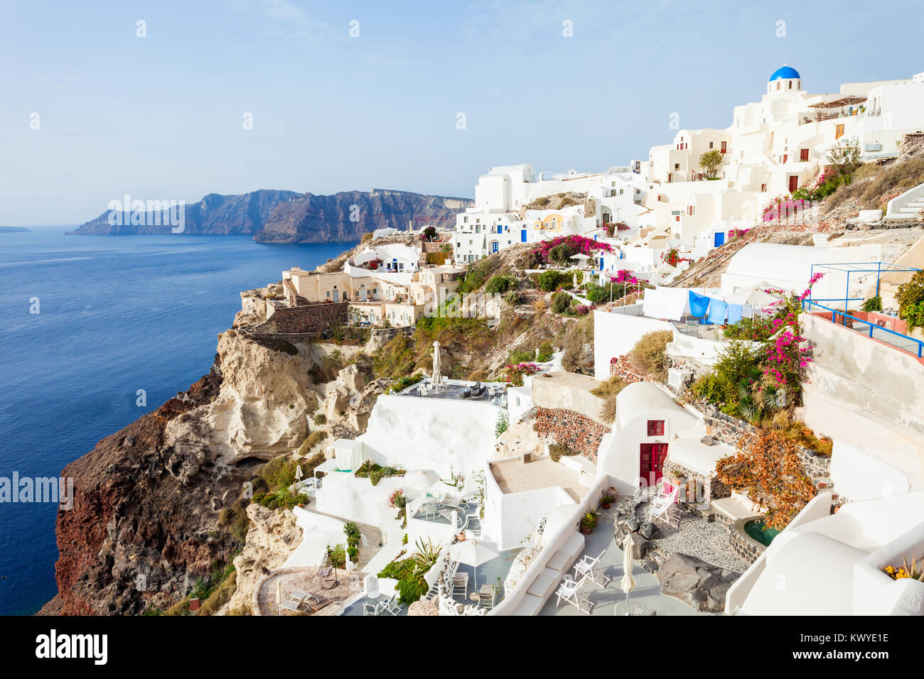Oia o Ia è una piccola città nel Sud Egeo sulle isole di Santorini nelle cicladi grecia Foto Stock