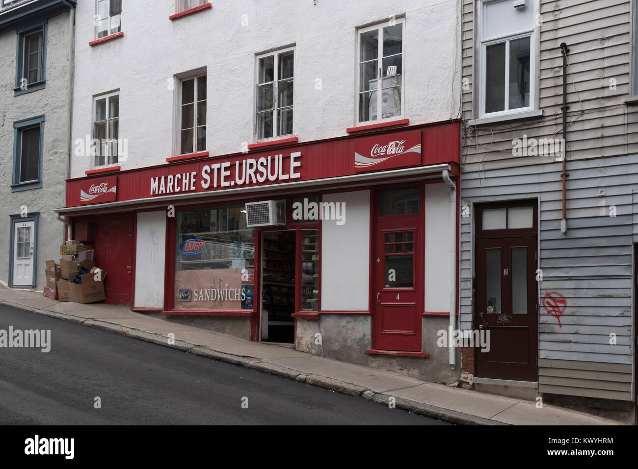 Marche Ste. Ursule, Quebec City, Canada è rappresentante dei piccoli mercati in tutta la città vecchia di Quebec. Foto Stock