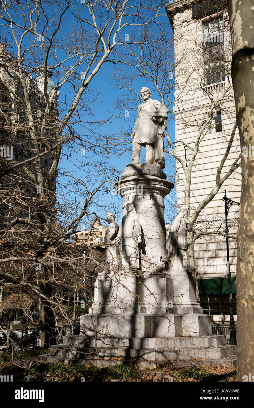 Giuseppe Verdi Monumento a Verdi Square Park sulla Upper West Side di Manhattan, NYC a 72St e Broadway Foto Stock
