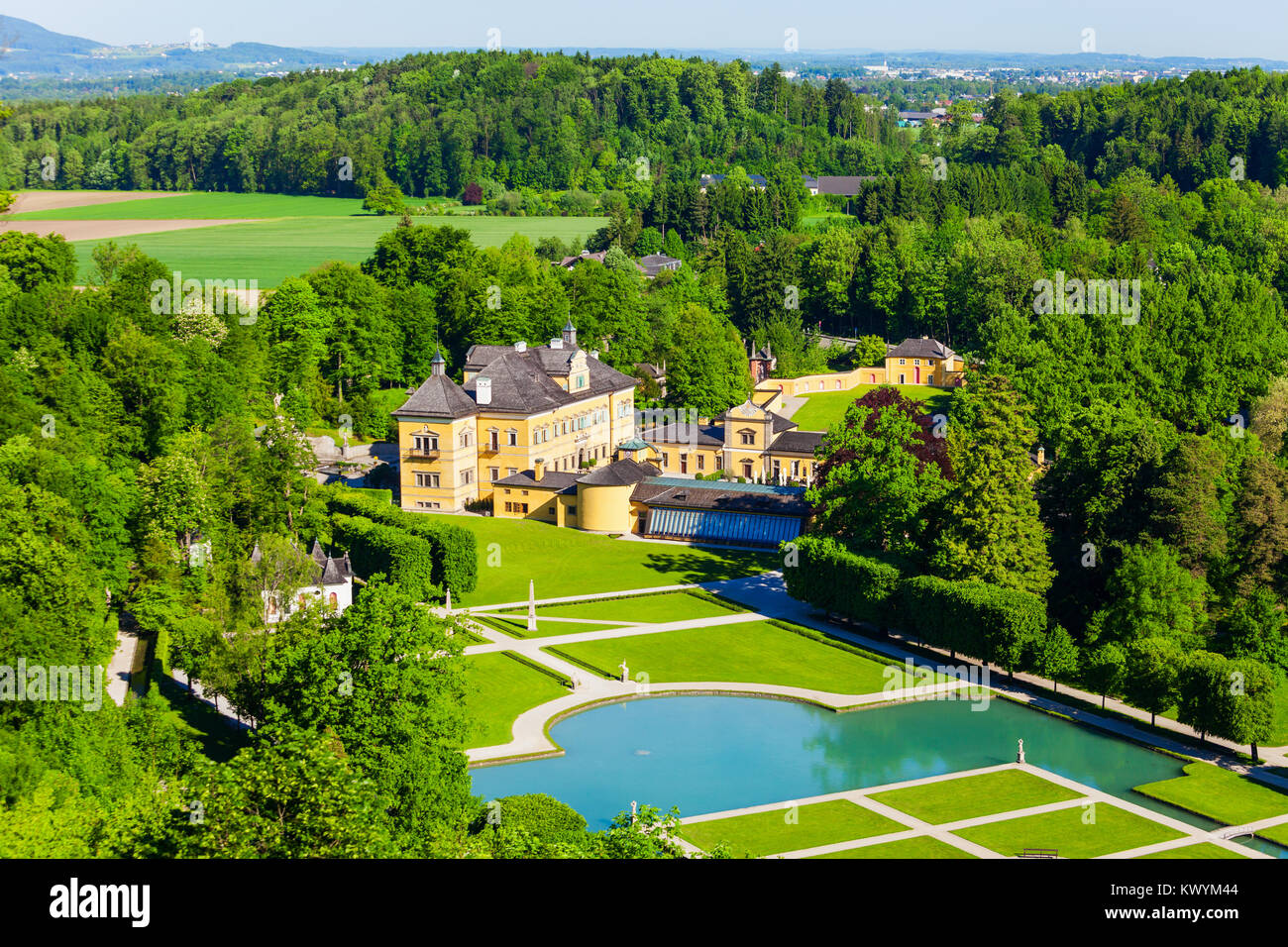 Il castello di Hellbrunn o il Castello di Hellbrunn a Salisburgo, Austria. Il castello di Hellbrunn è una precoce villa barocca di sfarzose dimensione in un quartiere sud della Foto Stock