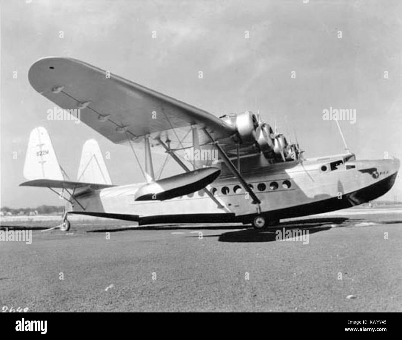 L'immagine mostra una vista ritagliata del Sikorsky S-42, un idrovolante americano a quattro motori utilizzato per voli transoceanici commerciali negli anni '1930, che illustra il design e la tecnologia dell'aviazione. Foto Stock