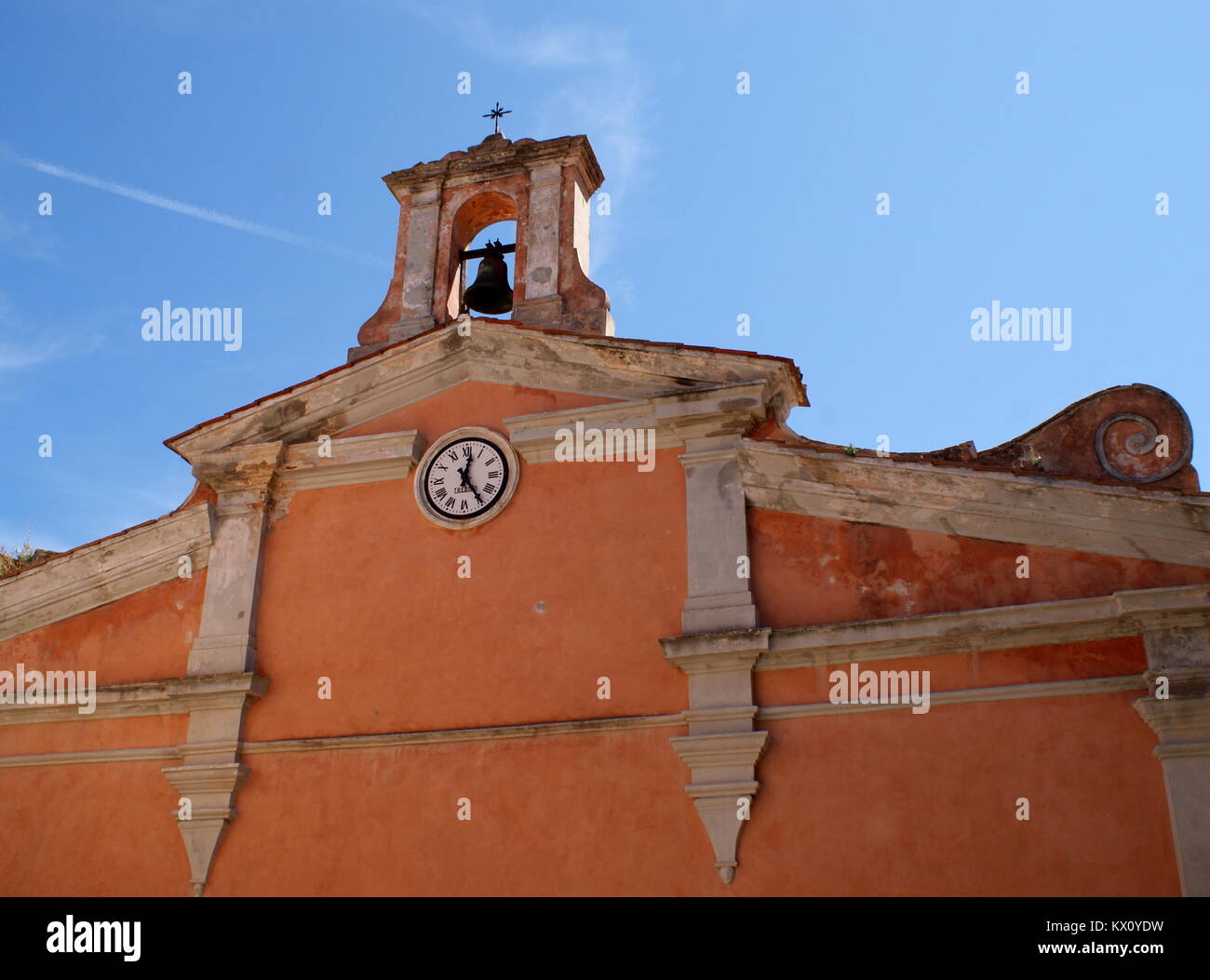 Chiesa con orologio, Marciana, Isola d'Elba, Italia Foto Stock