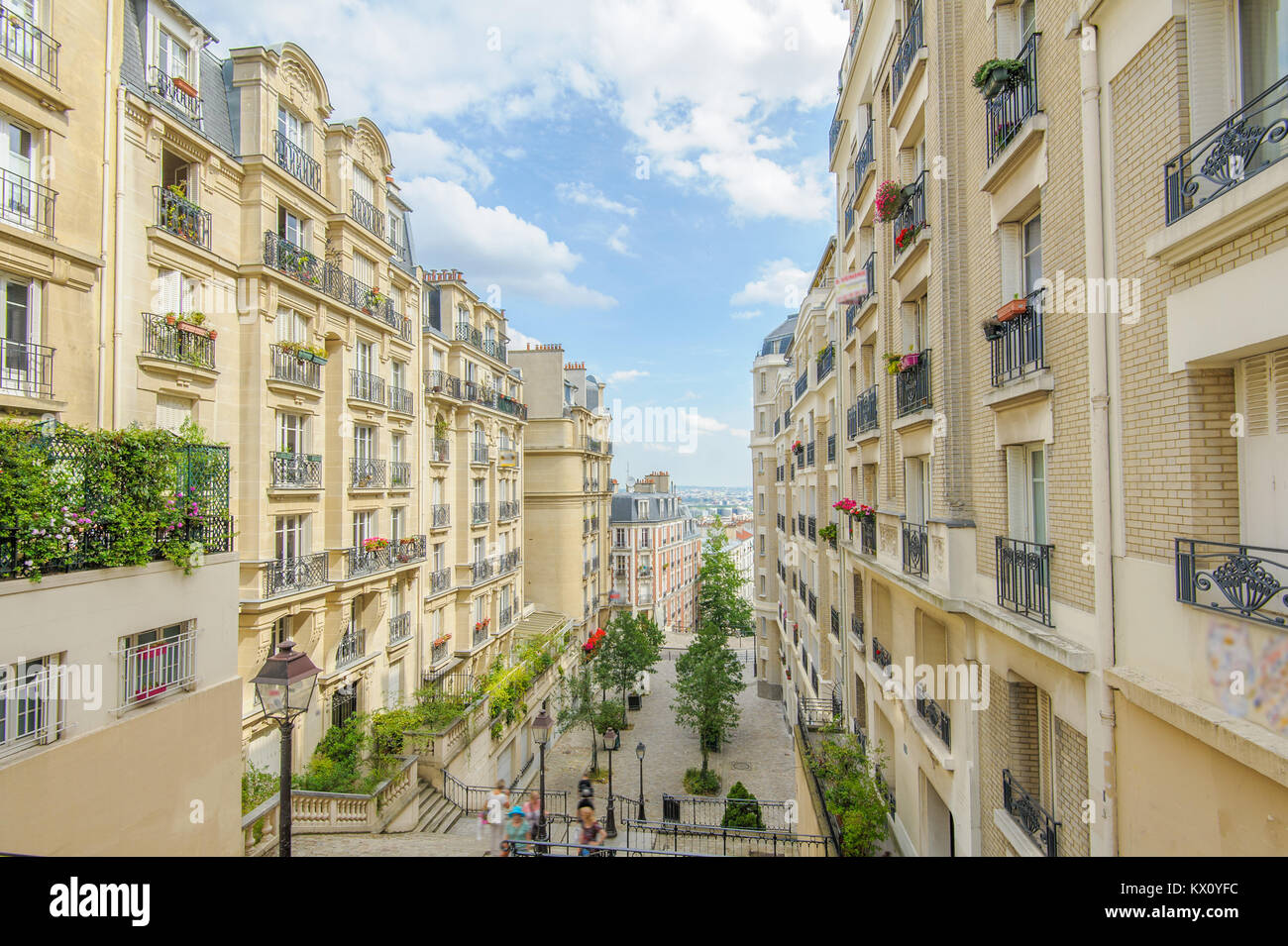 Street View di Montmartre a Parigi Foto Stock