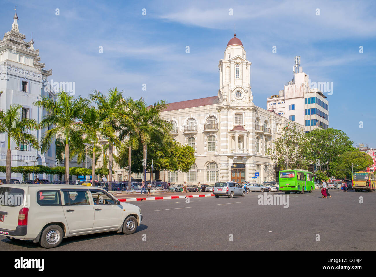 Vista sulla strada della citta' di Yangon, Myanmar Foto Stock