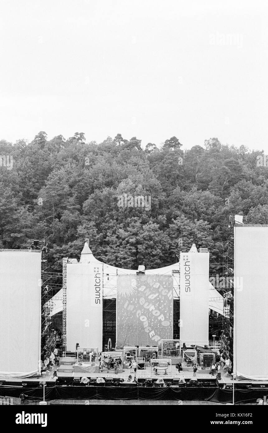 Edificio stadio per Jean Michel Jarre Europa di concerto in concerto tour, staging da Edwin Shirely Staging costruiti nel Waldbhuene auditorium all'aperto a Berlino, Germania, 11 settembre 1993. Foto Stock