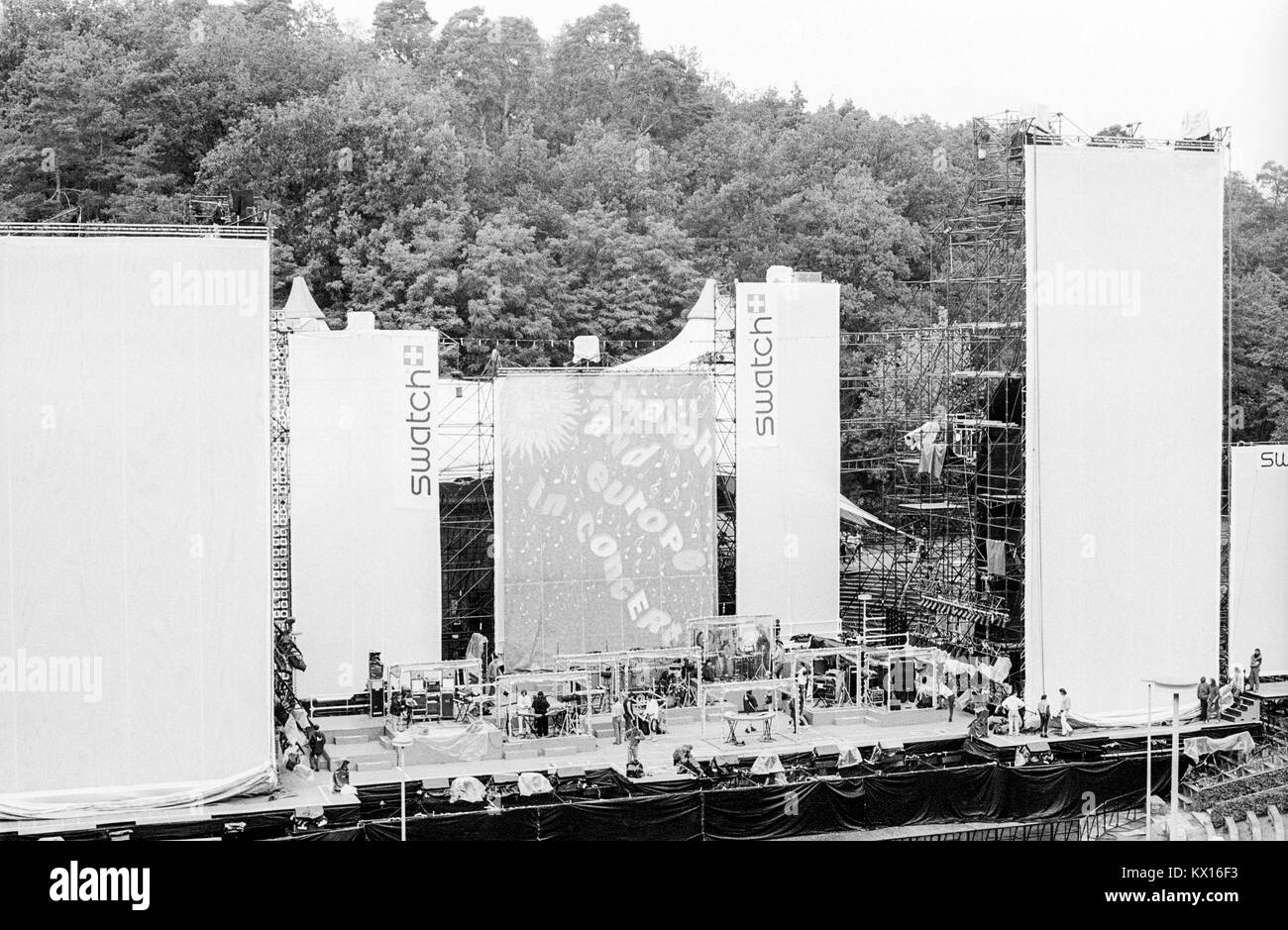 Edificio stadio per Jean Michel Jarre Europa di concerto in concerto tour, staging da Edwin Shirely Staging costruiti nel Waldbhuene auditorium all'aperto a Berlino, Germania, 11 settembre 1993. Foto Stock