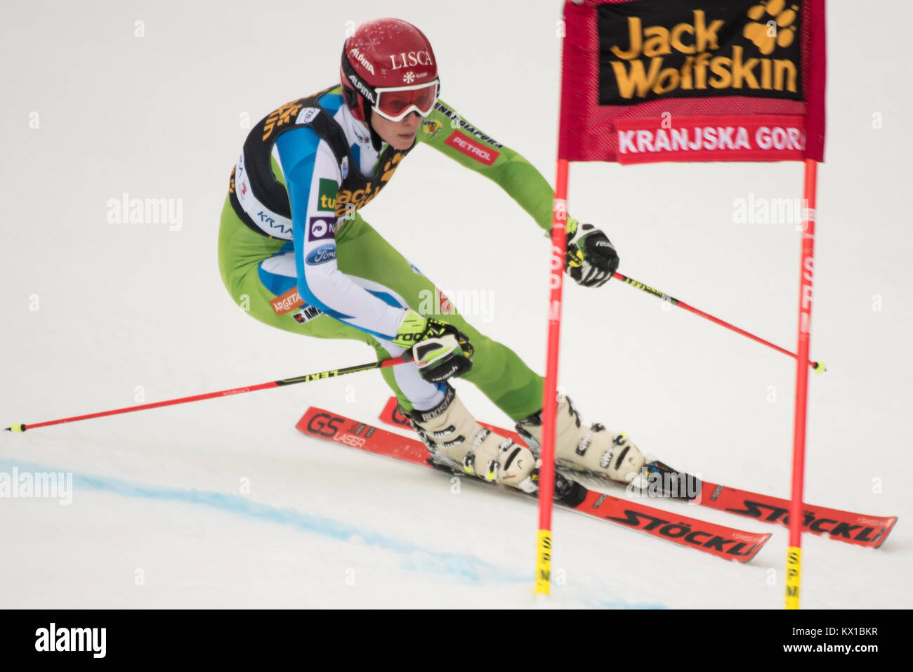 Kranjska Gora, Slovenia. 06 gen 2018. Ana Bucik di Slovenia compete durante lo slalom gigante al 54th Golden Fox FIS World Cup a Kranjska Gora, Slovenia il 6 gennaio 2018. Credito: Rok Rakun/Pacific Press/Alamy Live News Foto Stock