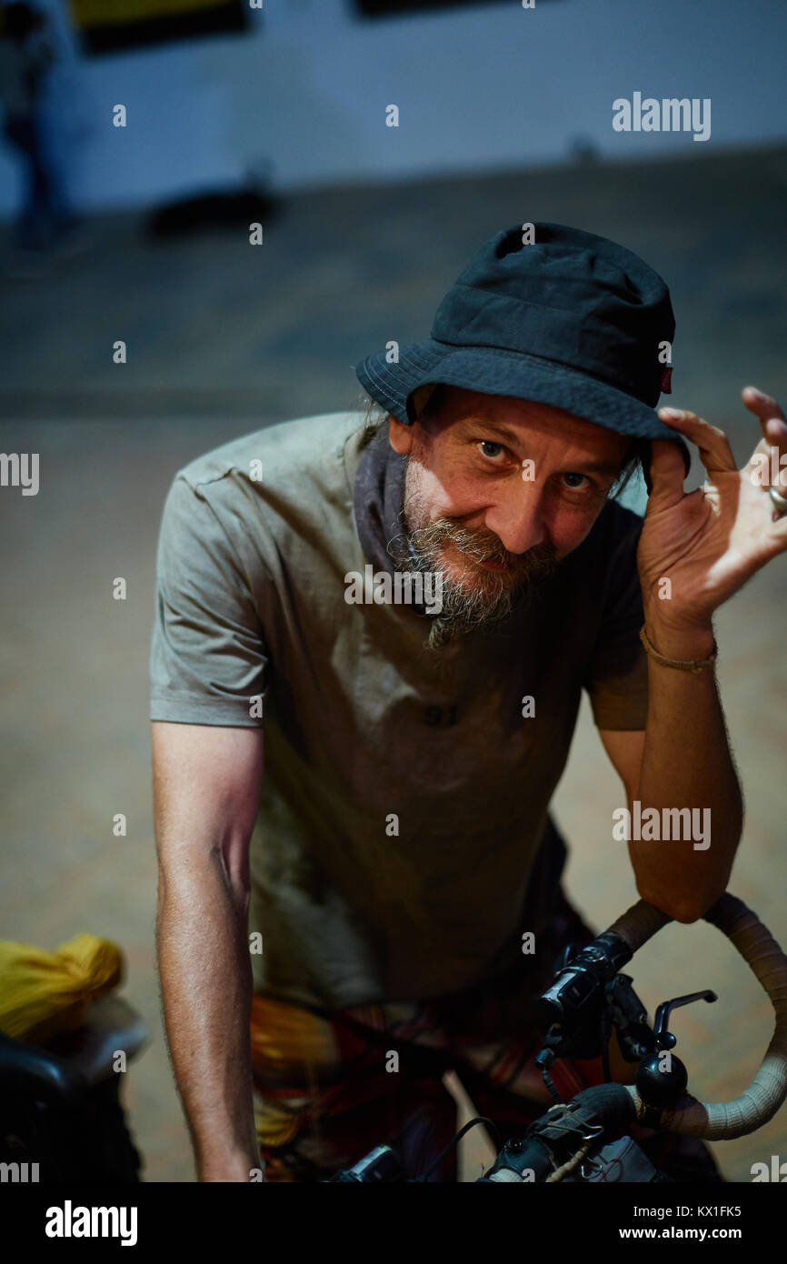 Bicicletta russo Traveler, Boudhanath, Kathmandu, Nepal Foto Stock