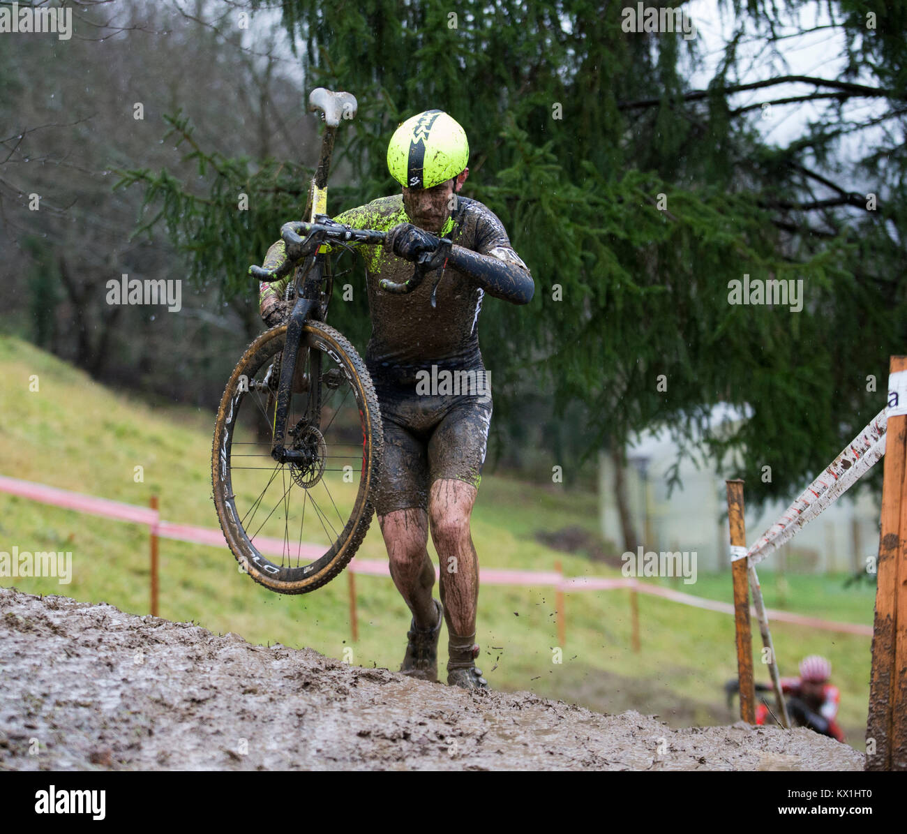 Abadiano, Spagna. 06 gen 2018. (120) Javier Ruiz de Larrinaga durante il Bizkaia campionato ciclocross, UCI C2 categoria a Abadiano, nella Spagna settentrionale, Sabato, Gennaio, 06, 2018. Credito: Gtres Información más Comuniación on line, S.L./Alamy Live News Foto Stock