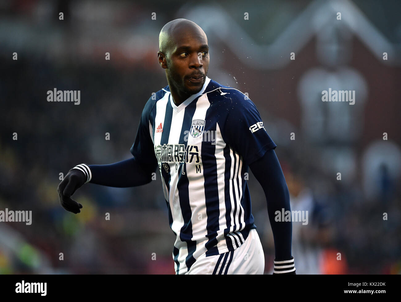 West Bromwich Albion's Allan Nyom durante la FA Cup, terzo round corrispondono a St James Park, Exeter. Stampa foto di associazione. Picture Data: Sabato 6 gennaio 2018. Vedere PA storia SOCCER Exeter. Foto di credito dovrebbe leggere: Simon Galloway/filo PA. Restrizioni: solo uso editoriale nessun uso non autorizzato di audio, video, dati, calendari, club/campionato loghi o 'live' servizi. Online in corrispondenza uso limitato a 75 immagini, nessun video emulazione. Nessun uso in scommesse, giochi o un singolo giocatore/club/league pubblicazioni. Foto Stock