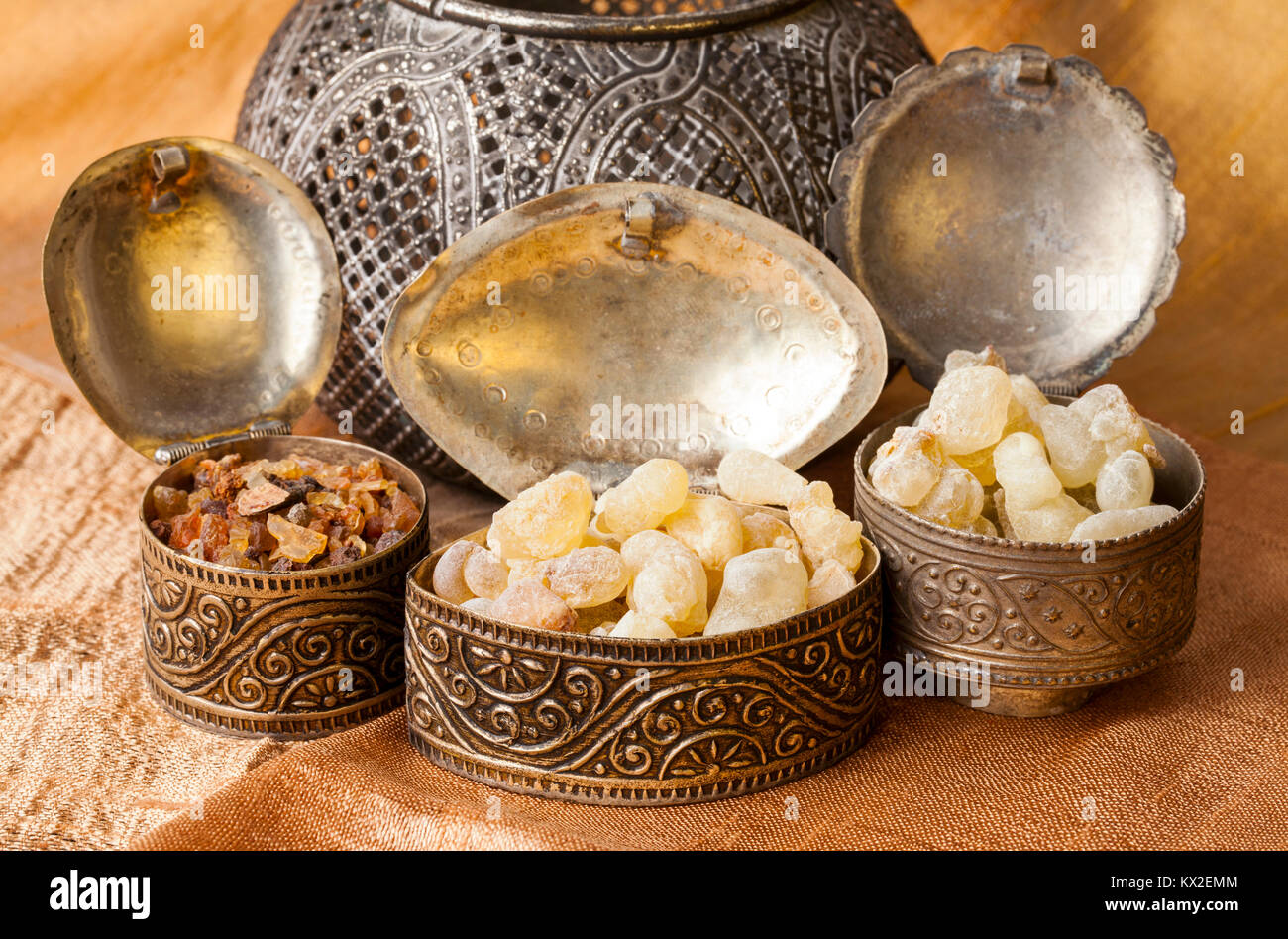 Incenso è una resina aromatica, usato per i riti religiosi, incenso e profumi. Alta qualità di resina di incenso da Dhofar, Oman e mirra dall et Foto Stock