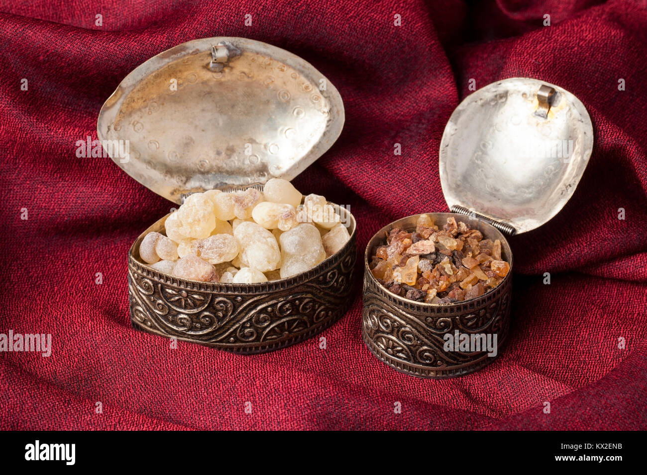 Incenso è una resina aromatica, usato per i riti religiosi, incenso e profumi. Alta qualità di resina di incenso da Dhofar, Oman e mirra dall et Foto Stock