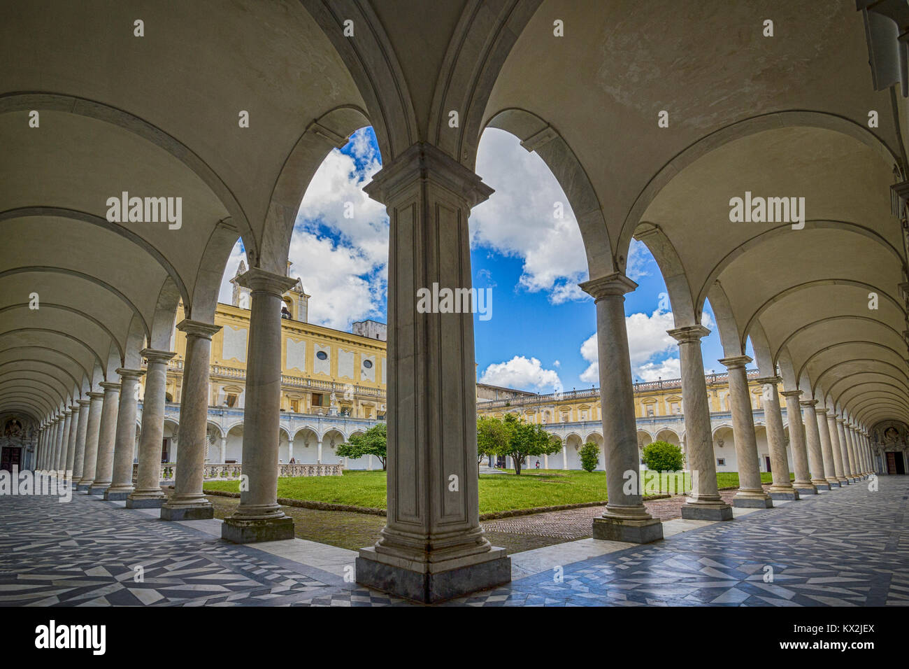 La Certosa di San Martino è fra il più grande complesso monumentale di Napoli è di gran lunga uno dei più riusciti esempi di barocco architec Foto Stock