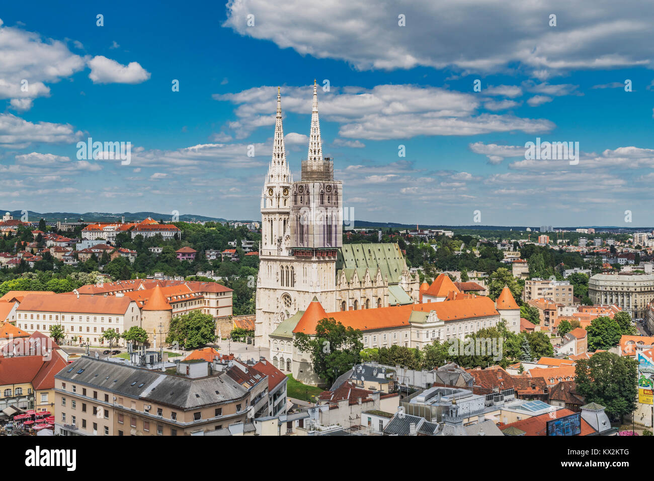 La cattedrale di Zagabria è uno dei più alti edifici in Croazia. Le guglie sono 105 metri di altezza, Zagabria, Croazia, Europa Foto Stock