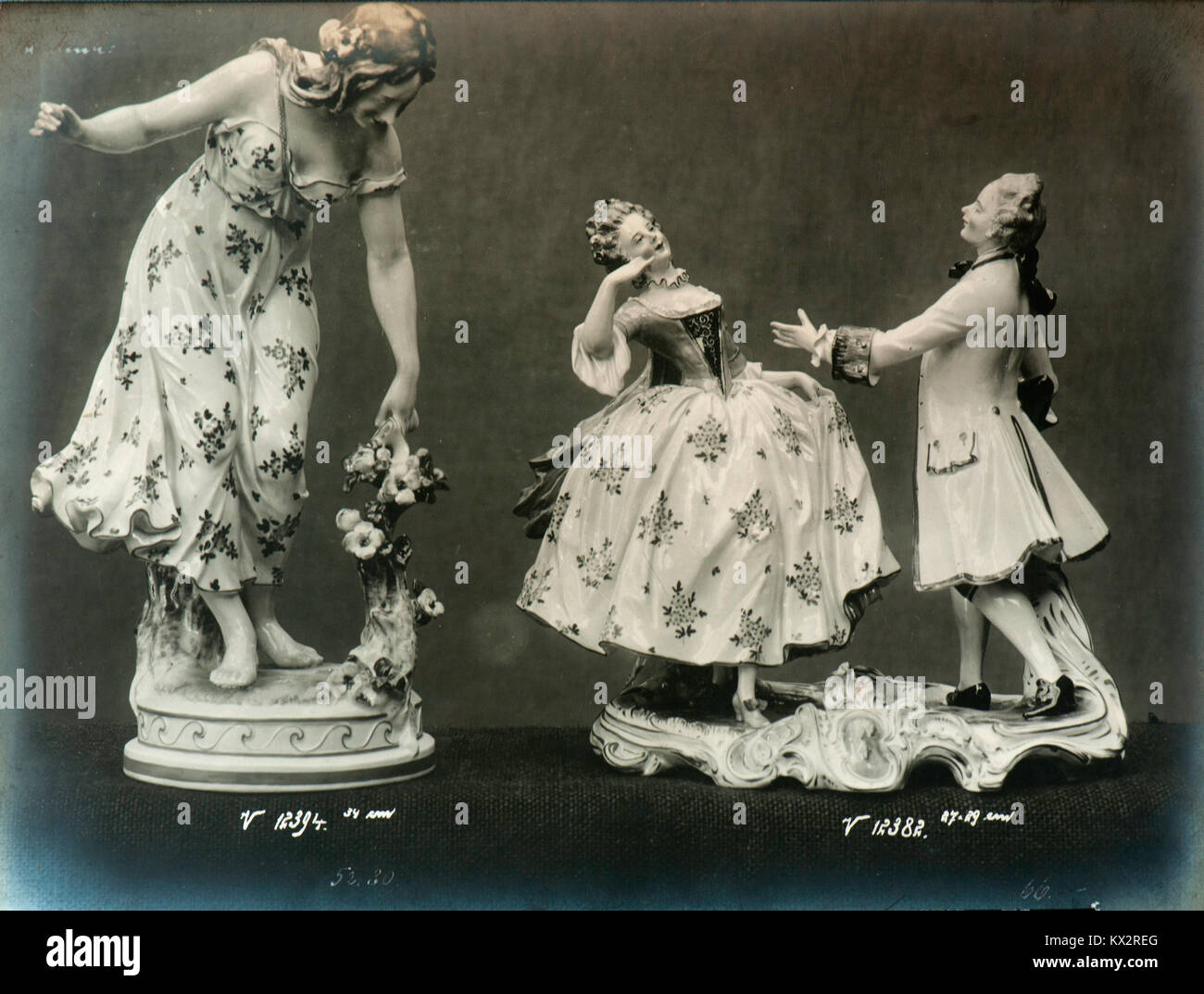 Immagine presa da un campionario di porcellane tedesche venditore preparato per Paris Expo (1900) Foto Stock