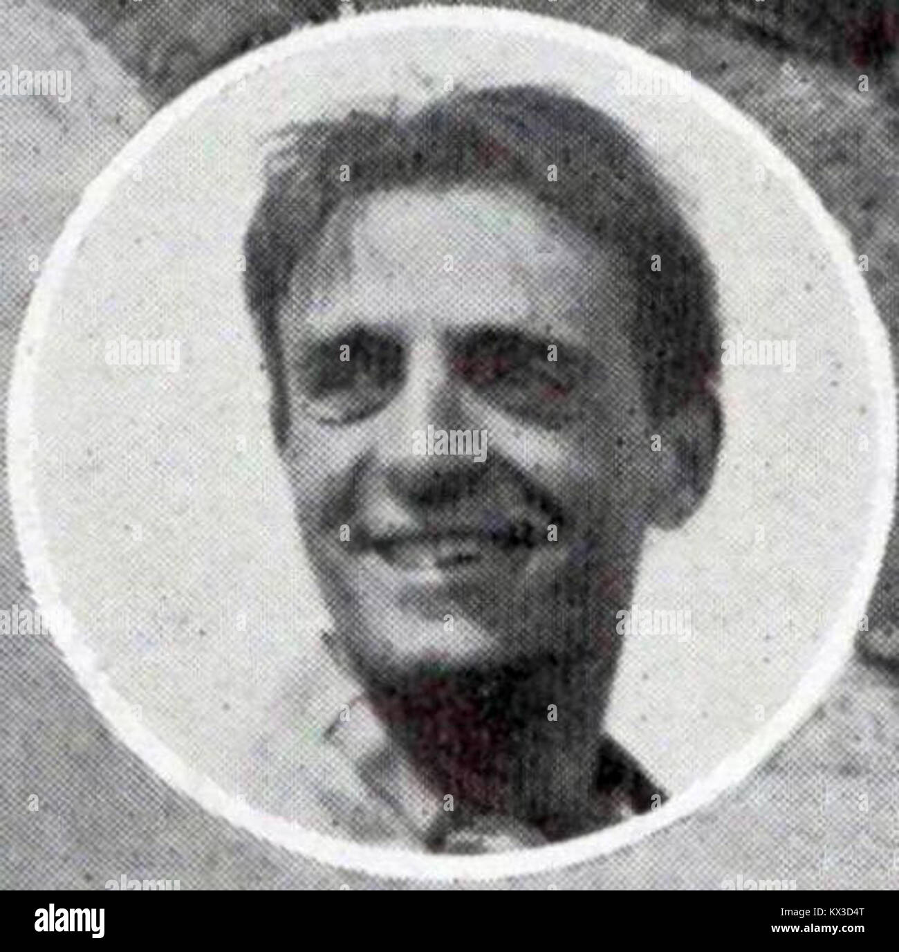 Questa fotografia cattura il corridoio d'ingresso di 43 bis rue Damrémont a Parigi, con ceramiche ispirate alle opere d'arte di Francisque Poulbot. Foto Stock