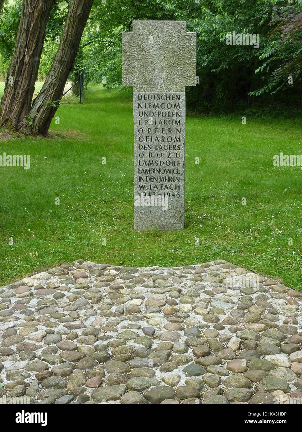 Łambinowice, Pomnik ofiar obozu pracy - fotopolska.eu (219375) Foto Stock