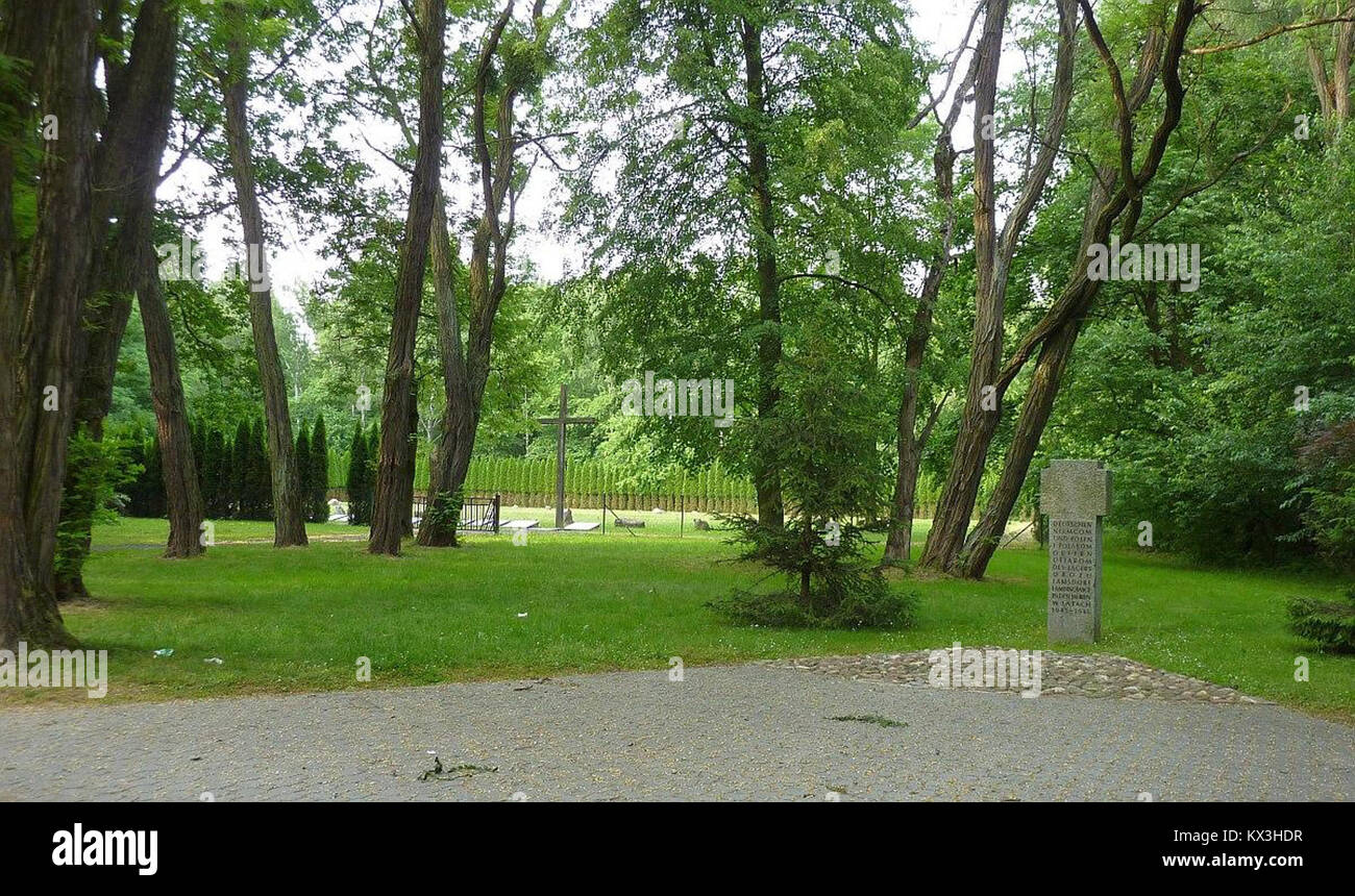 Il memoriale di Lambinowice onora le vittime del campo di lavoro, commemorando le sofferenze e la storia di coloro che sono stati colpiti durante la guerra. Foto Stock